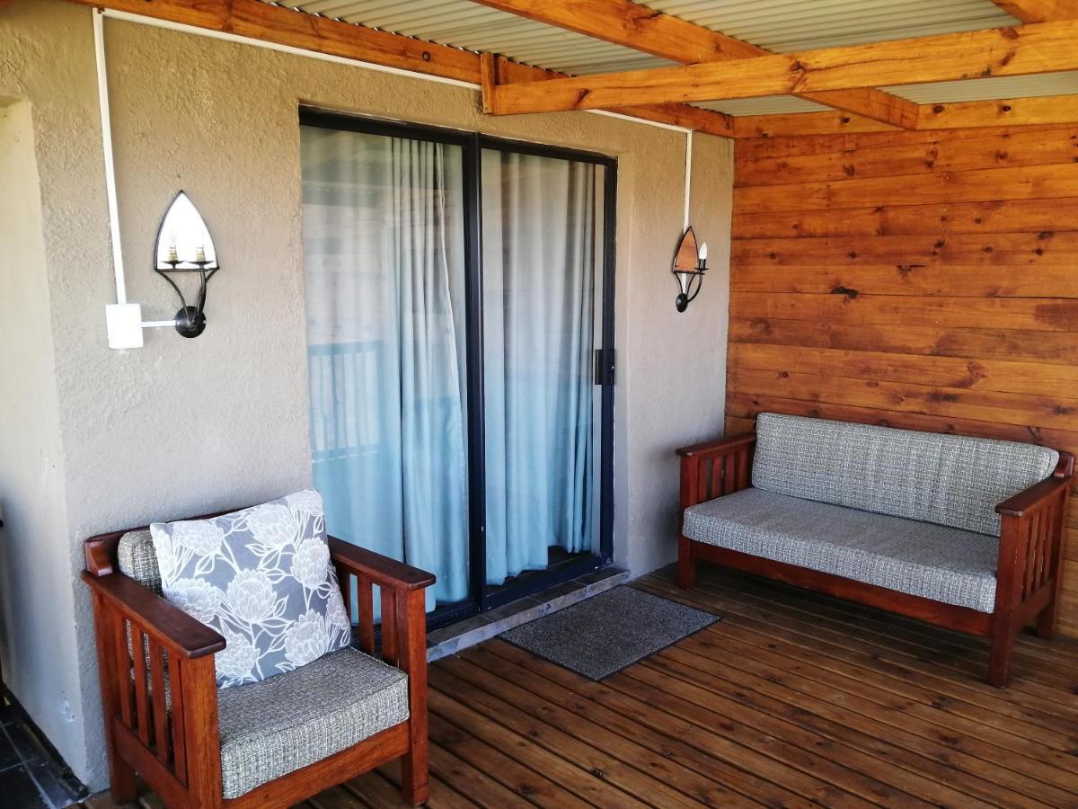 Отель The Fat Mulberry Guest Farm Фурисбург Экстерьер фото