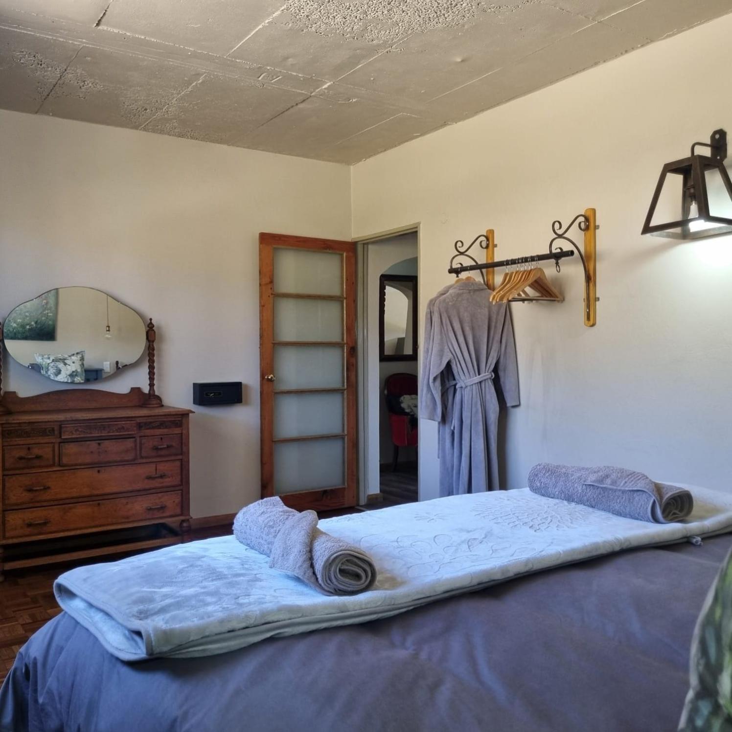 Отель The Fat Mulberry Guest Farm Фурисбург Экстерьер фото